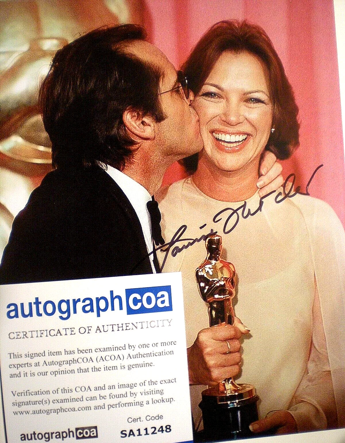 LOUISE FLETCHER — LOUISE FLETCHER SIGNED PHOTO -JACK NICHOLSON GIVING LOUISE A KISS / ACADEMYS COA, изображение 3