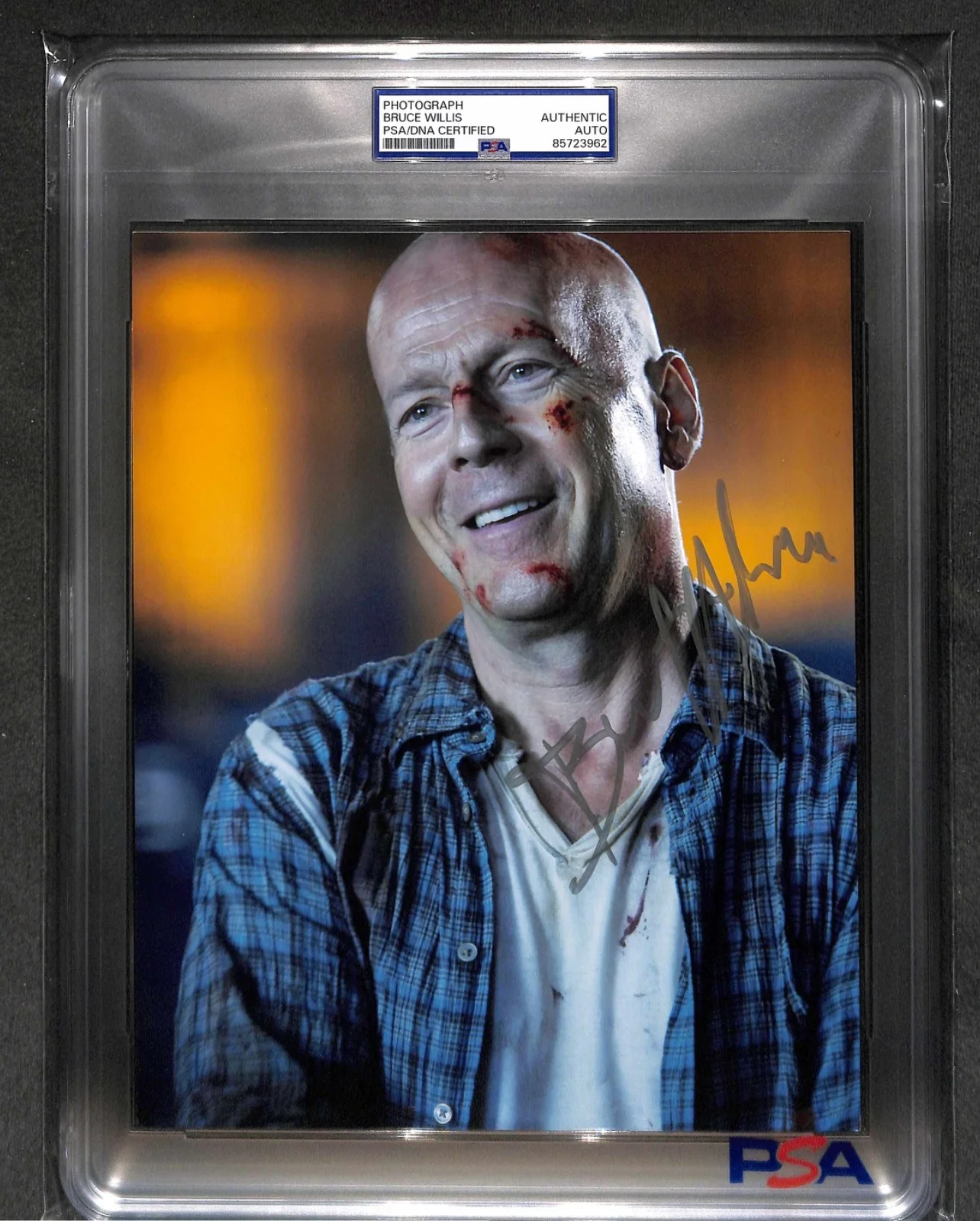 Bruce Willis — Signed Bruce Willis Photo Die Hard 8x10 John McClane "Yippee-ki-yay MF" Auto PSA