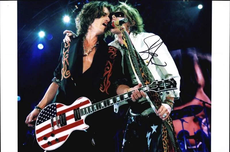Steven Tyler — Aerosmith Steven Tyler authentic signed rock 10X15 photo |Cert Autographed A0057
