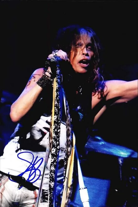 Steven Tyler — Aerosmith Steven Tyler authentic signed rock 10X15 photo |Cert Autographed A0061