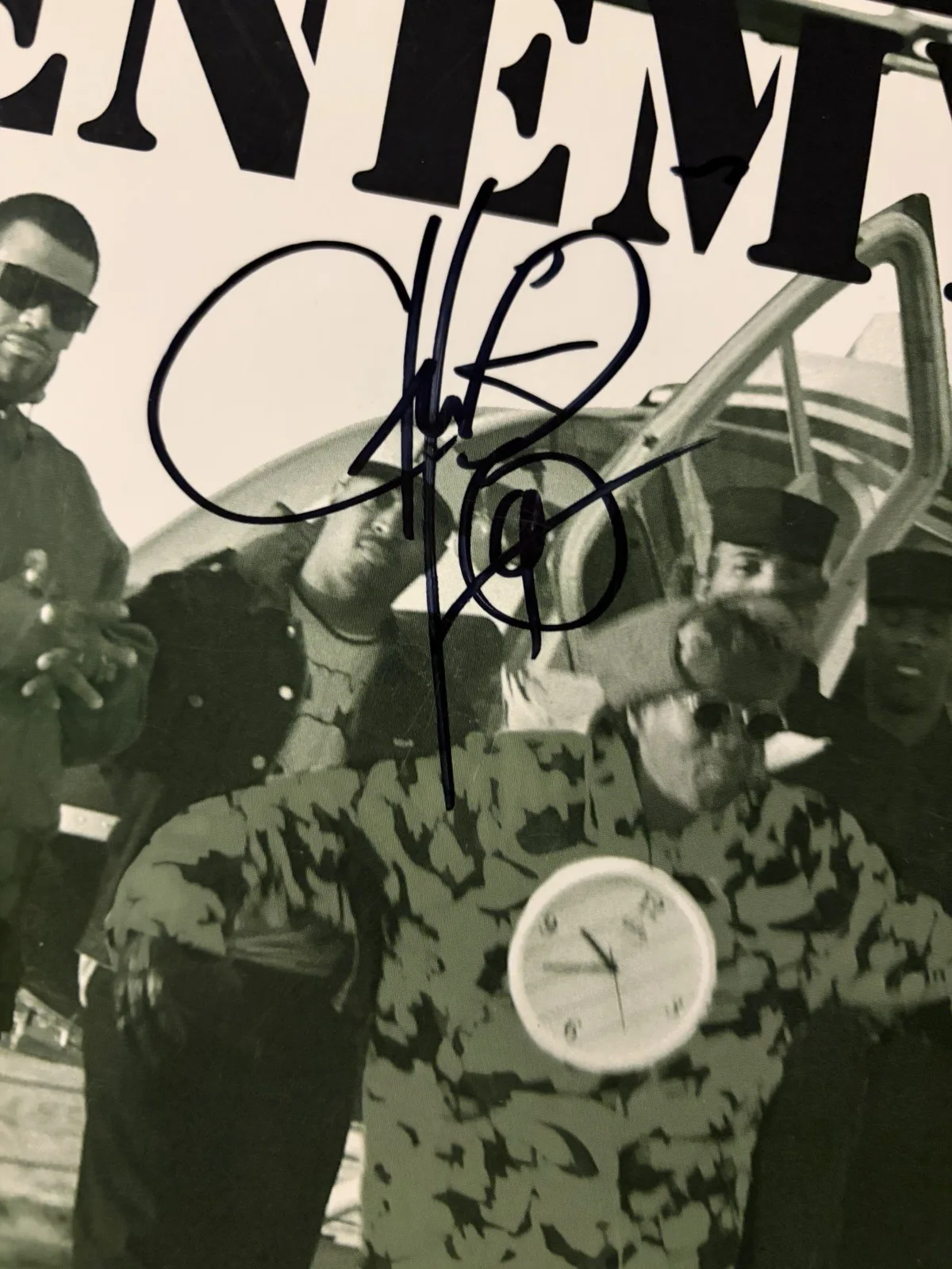 Public Enemy Give It Up LP signed by Chuck D And Flavor Flav Vinyl Autographed, изображение 2
