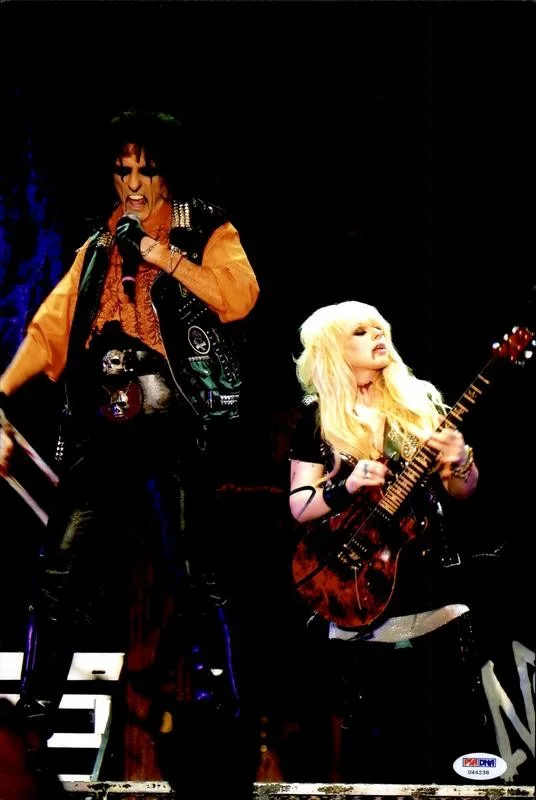 Orianthi Panagaris — Orianthi Panagaris Alice Cooper signed 10x15 photo w/PSA Cert Autograph 2616P2