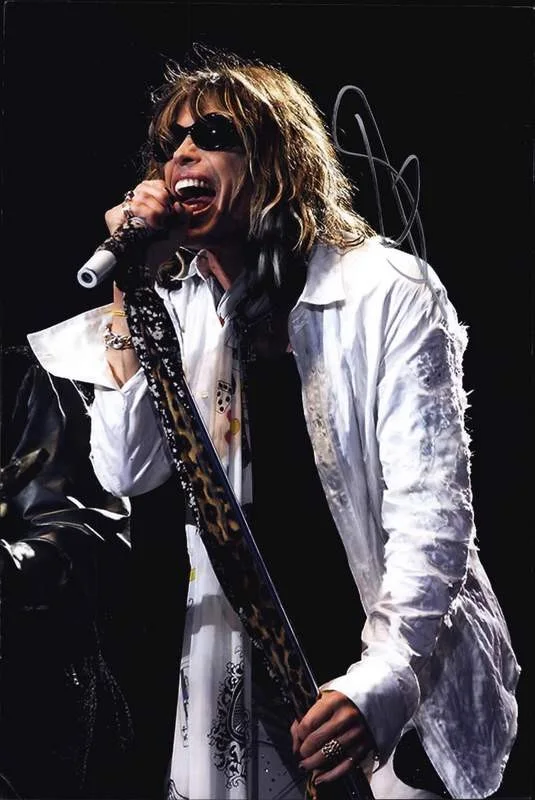 Steven Tyler — Aerosmith Steven Tyler authentic signed rock 10X15 photo |Cert Autographed A0059