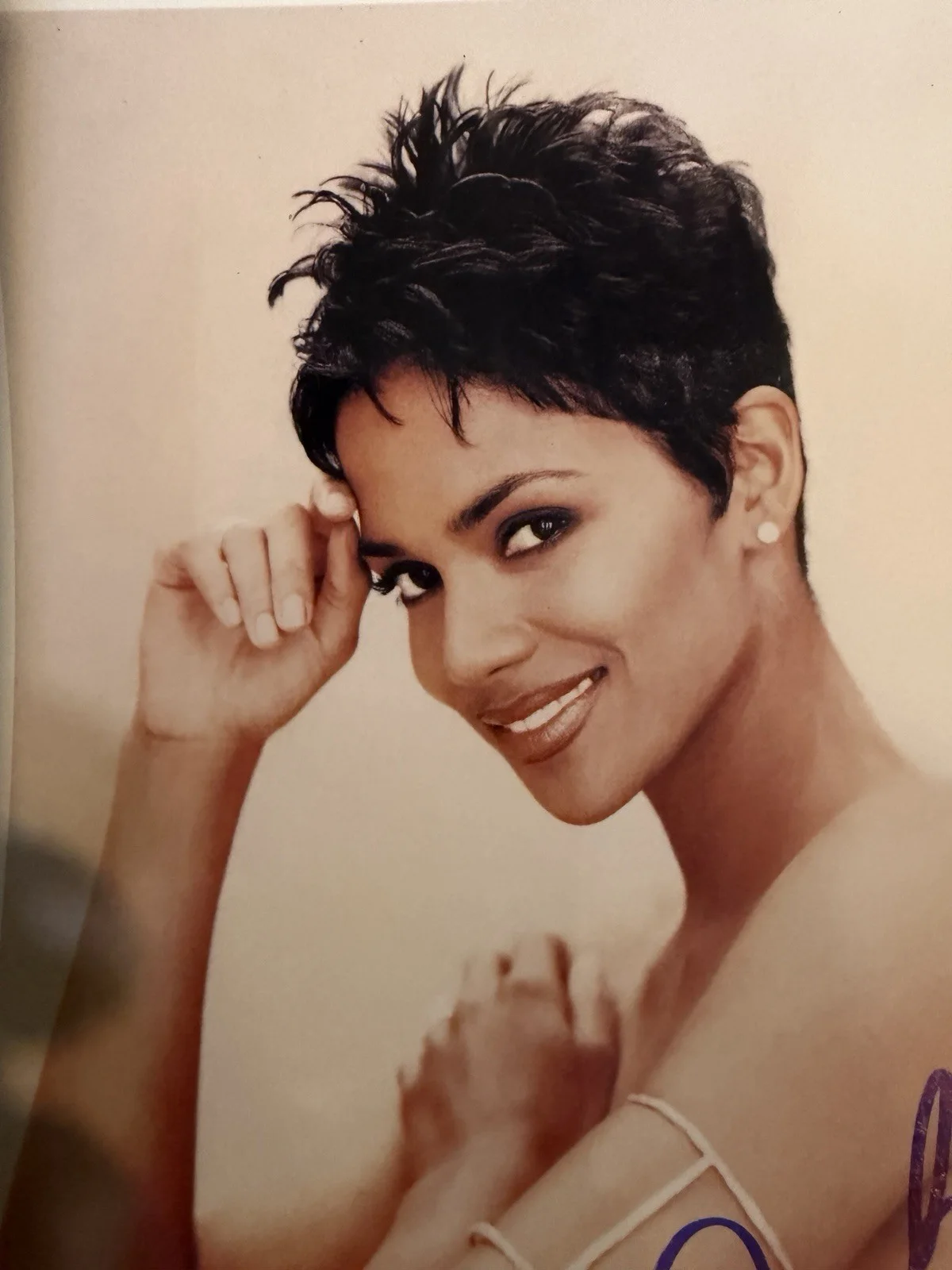 HALLE BERRY — HOT SEXY “HALLE BERRY” SIGNED 8X10 PHOTO photograph AUTHENTIC AUTOGRAPH COA wow, изображение 3