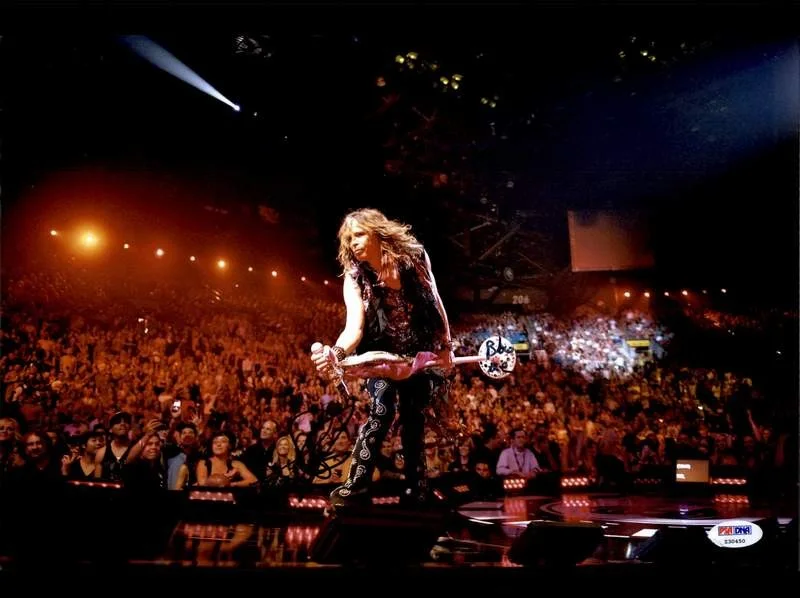 Steven Tyler — Aerosmith Steven Tyler PSA/DNA authentic signed 10X15 photo |CERT Autograph A4