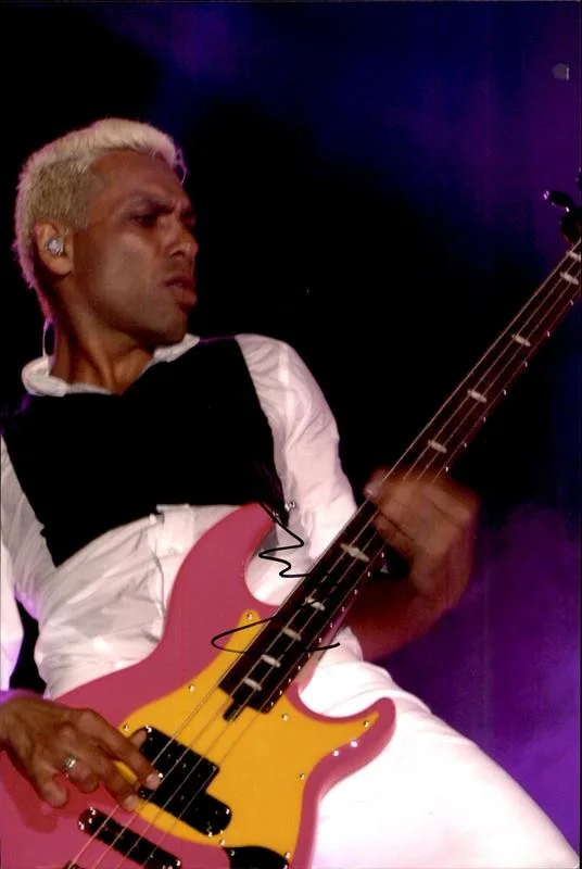 Tony Kanal — Tony Kanal No Doubt Authentic signed rock 10x15 photo W/Cert Autographed 26-a