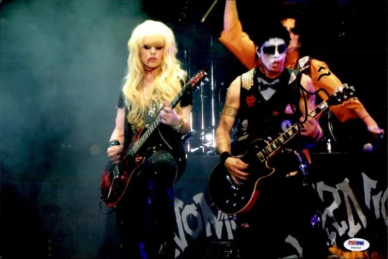 Orianthi Panagaris — Orianthi Panagaris Alice Cooper signed 10x15 photo w/PSA Cert Autograph 2616P12