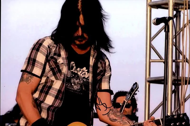 Gilby Clarke — Gilby Clarke Guns N Roses Authentic signed 10x15 photo |CERT Autographed 26-k