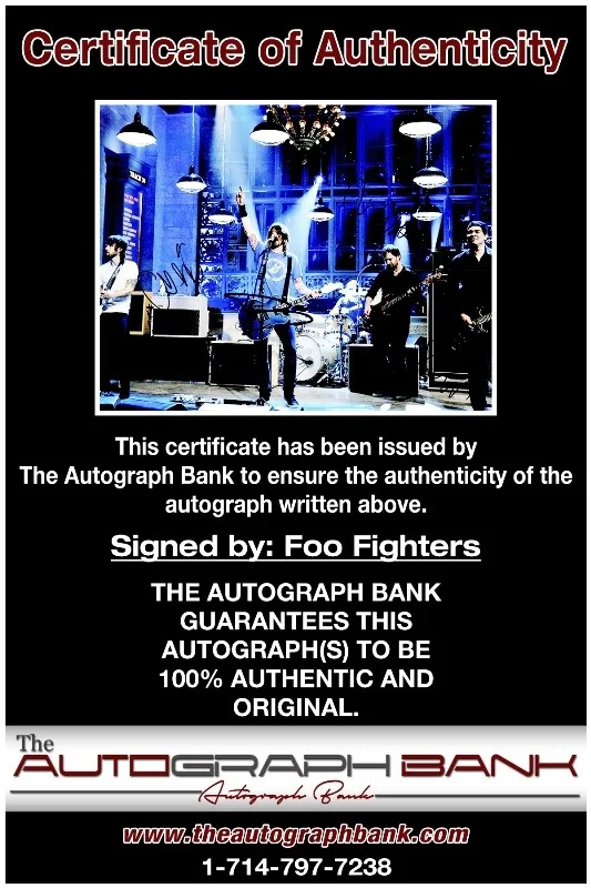 Foo Fighters — Foo Fighters Authentic signed Rock 10x15 photo W/Cert Autographed 125-a, image 2
