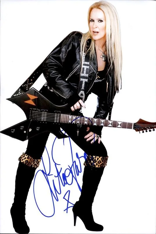 Lita Ford — Lita Ford The Runaways Authentic signed Rock 10x15 photo W/Cert Autographed 26-a