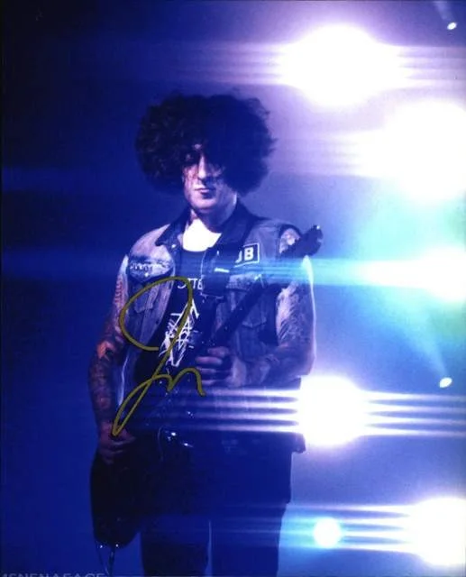 Joe Trohman — Joe Trohman of Fall Out Boy authentic signed Rock 8x10 photo W/Certificate 59