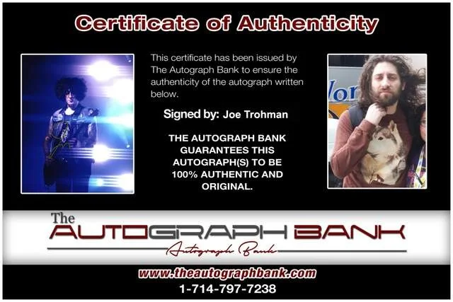 Joe Trohman — Joe Trohman of Fall Out Boy authentic signed Rock 8x10 photo W/Certificate 59, изображение 2