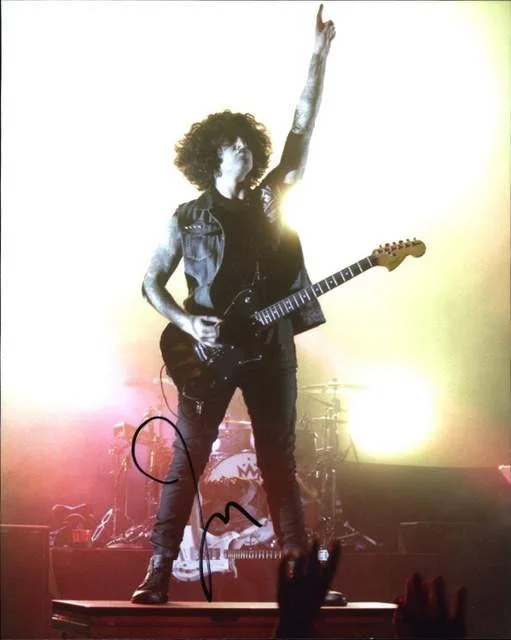 Joe Trohman — Joe Trohman of Fall Out Boy authentic signed Rock 8x10 photo W/Certificate 57