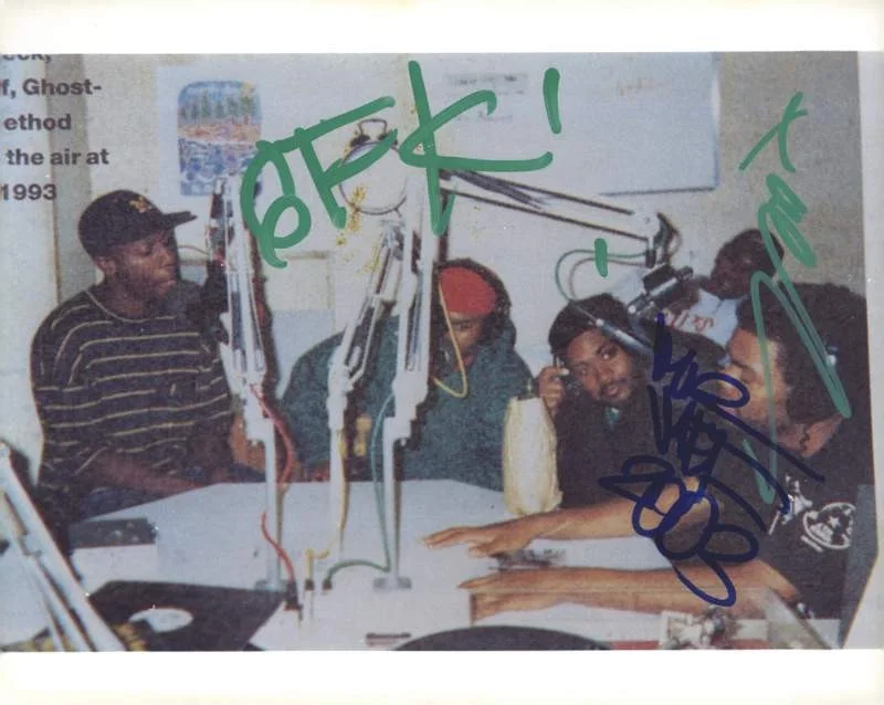 Wu-Tang Clan — Wu-Tang Clan authentic signed rap 8x10 photo W/Certificate Autographed (A1267)