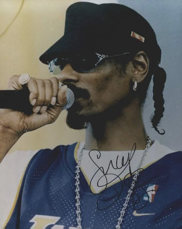 Snoop Dogg — Snoop Dogg Dog authentic signed rap 8x10 photo W/Certificate Autographed (A1102)