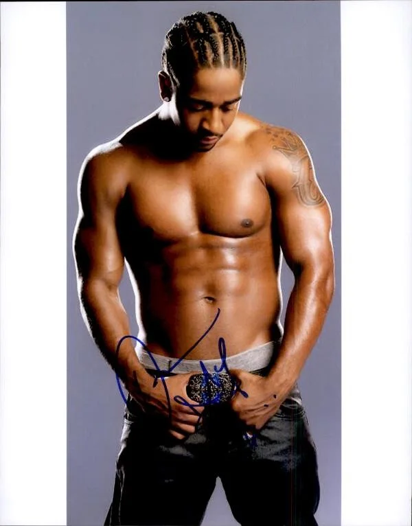 Omarion — Omarion authentic signed RAPPER 8x10 photo W/ Certificate Autographed (27-b)