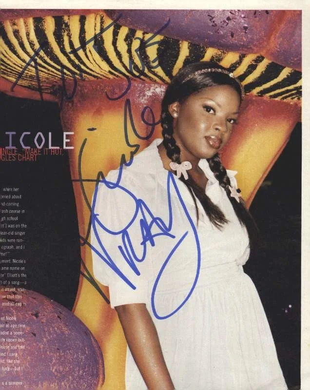 Nicole Wray — Nicole Wray authentic signed rap 8x10 magazine page W/Certificate Autographed 54