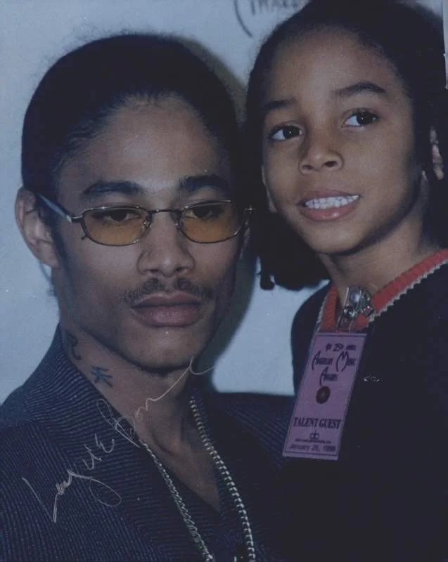 Layzie Bone — Layzie Bone Thugs N Harmony signed rap 8x10 photo W/Cert Autographed (A0798)