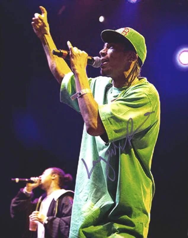 Layzie Bone — Layzie Bone Thugs N Harmony signed rap 8x10 photo W/Cert Autographed (A0805)
