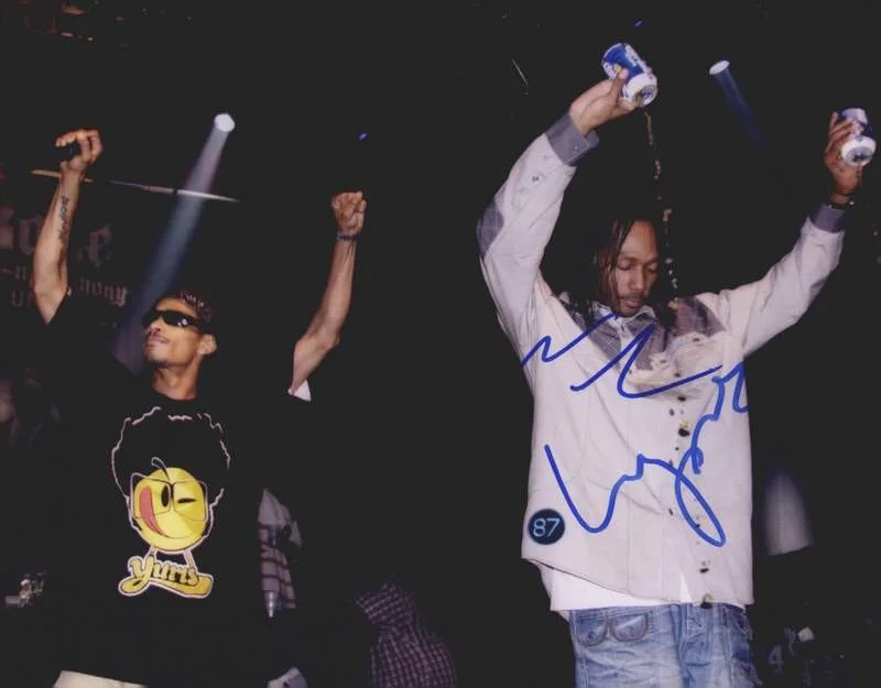 Krayzie & Layzie Bone — Krayzie Layzie Bone Thugs N Harmony signed rap 8x10 photo W/Cert Autograph A0678