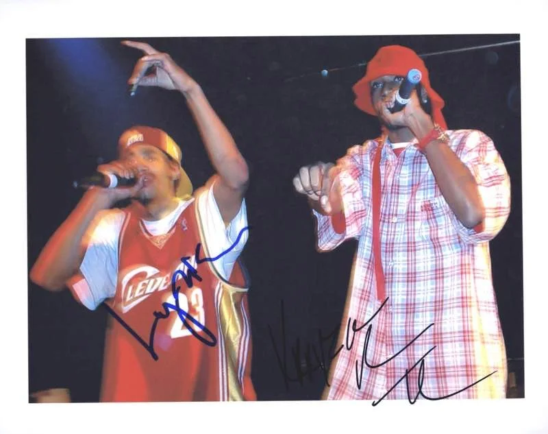 Krayzie-&-Layzie Bone — Krayzie Layzie Bone Thugs N Harmony signed rap 8x10 photo W/Cert Autograph A0676