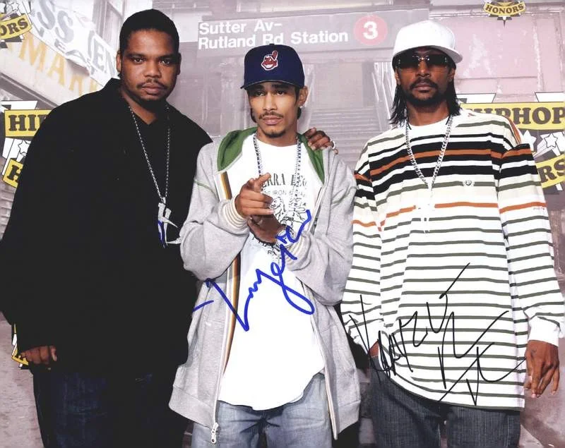 Krayzie & Layzie & Wish Bone — Krayzie Layzie Wish Bone Thugs N Harmony signed 8x10 photo W/Cert Autograph 0657