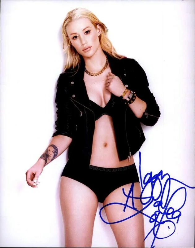 Iggy Azalea — Iggy Azalea authentic signed rap 8x10 photo W/Certificate Autographed (A00773)