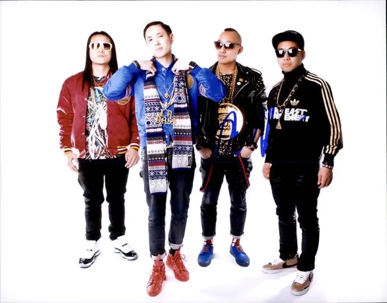 Far East Movement — Far East Movement authentic signed RAPPER 8x10 photo W/Cert Autographed 26-e