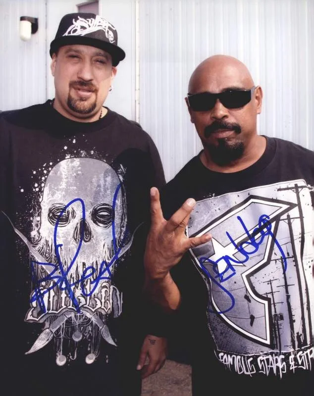 Cypress Hill — Cypress Hill authentic signed rap 8x10 photo W/Certificate Autographed (A0017)