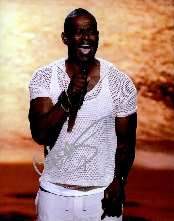 Brian McKnight — Brian McKnight authentic signed RAPPER 8x10 photo |Certificate Autographed 125-e