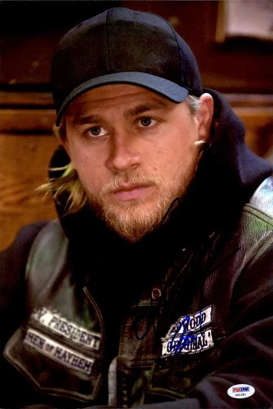 Charlie Hunnam — Charlie Hunnam PSA/DNA authentic signed 10x15 photo |CERT Autographed A2