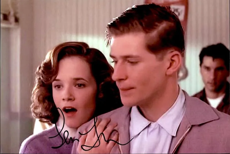 Lea Thompson — Lea Thompson authentic signed celebrity 10x15 photo W/Cert Autographed 2616c