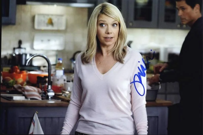 Mary Elizabeth Ellis — Mary Elizabeth Ellis authentic signed 10x15 photo |CERT Autographed A0014