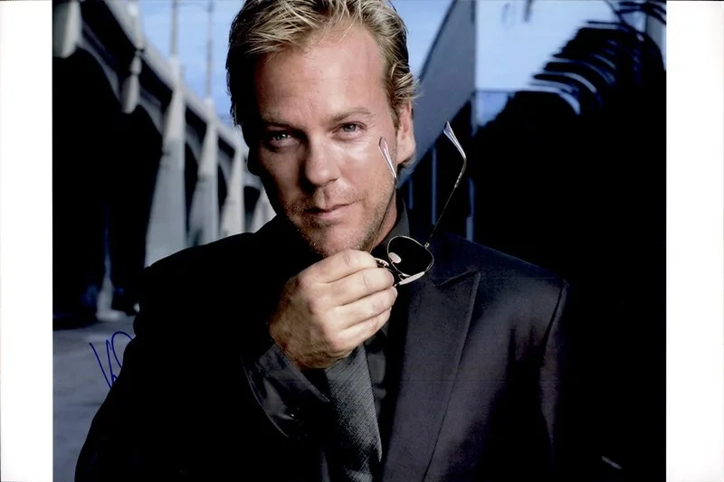 Kiefer Sutherland — Kiefer Sutherland authentic signed celebrity 10x15 photo |CERT Autographed 2616c