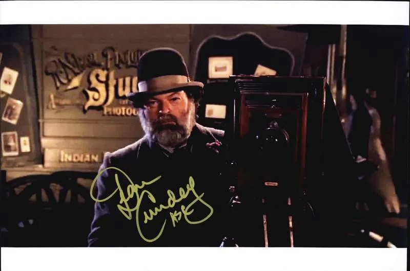 Dean Cundey — Dean Cundey authentic signed celebrity 10x15 photo W/Cert Autographed A0001