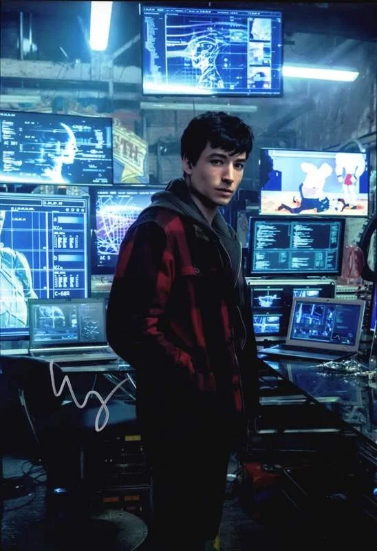 Ezra Miller — Ezra Miller authentic signed celebrity 10x15 photo W/Cert Autographed A0003