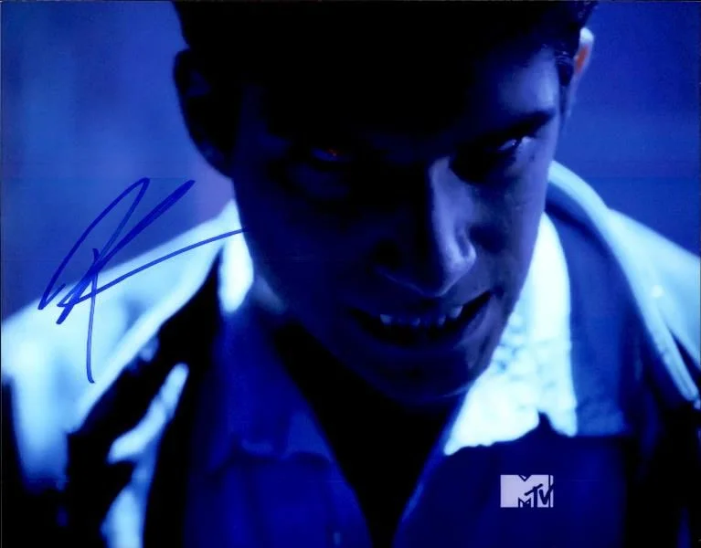 Tyler Posey — Tyler Posey authentic signed celebrity 8x10 photo W/Cert Autographed 2616c