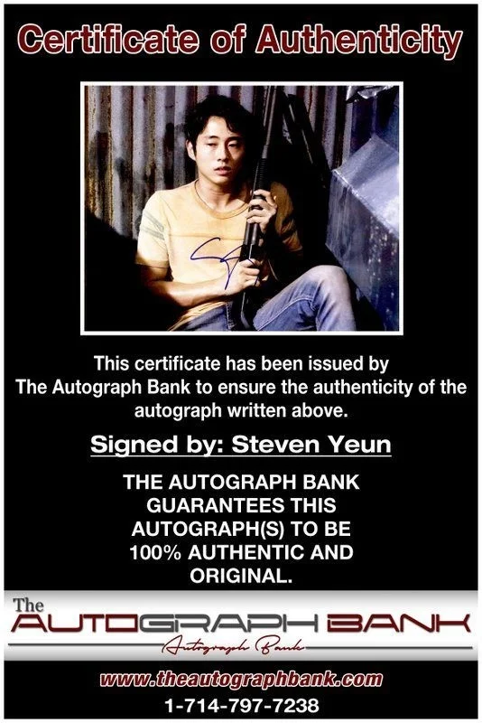 Steven Yeun — Steven Yeun authentic signed celebrity 8x10 photo W/Cert Autographed C10, image 2