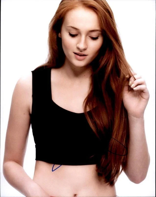 Sophie Turner — Sophie Turner authentic signed celebrity 8x10 photo W/Cert Autographed C10