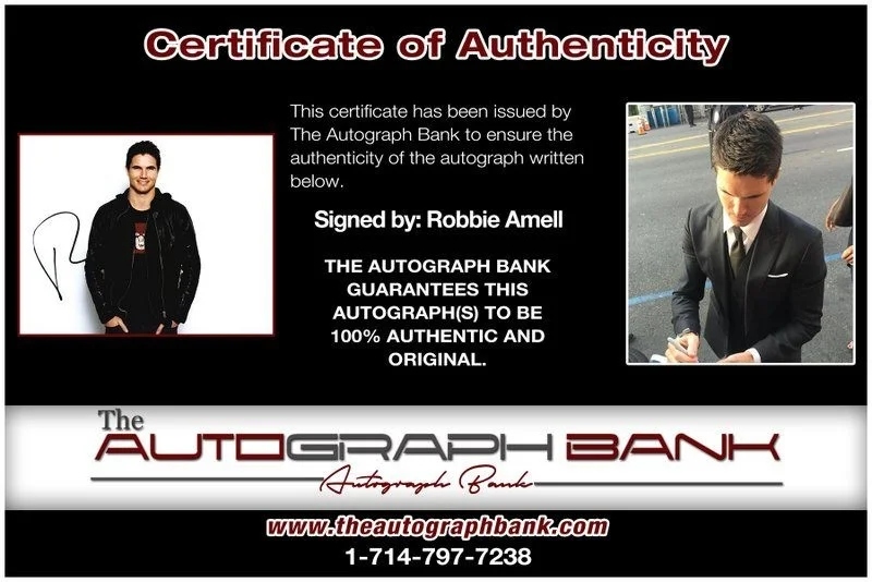 Robbie Amell — Robbie Amell authentic signed celebrity 8x10 photo W/Cert Autographed D3, image 2