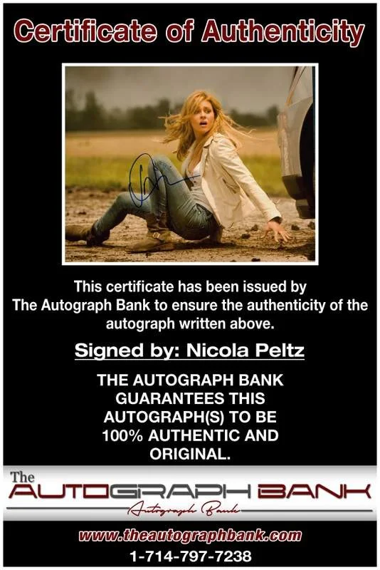 Nicola Peltz — Nicola Peltz authentic signed celebrity 8x10 photo W/Cert Autographed B0117, image 2