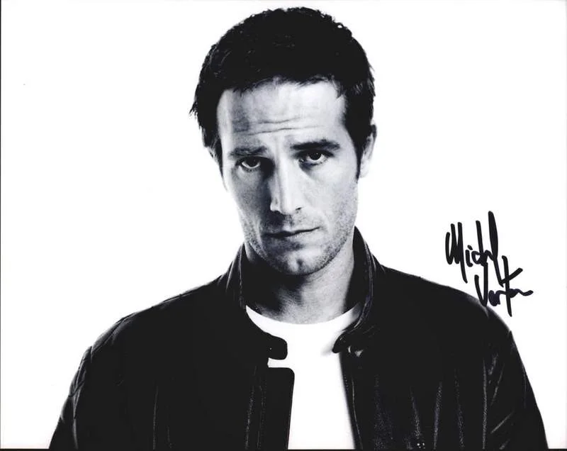Michael Vartan — Michael Vartan authentic signed celebrity 8x10 photo W/Cert Autographed B0025