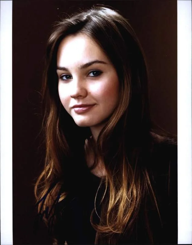 Liana Liberato — Liana Liberato authentic signed celebrity 8x10 photo W/Cert Autographed A0005