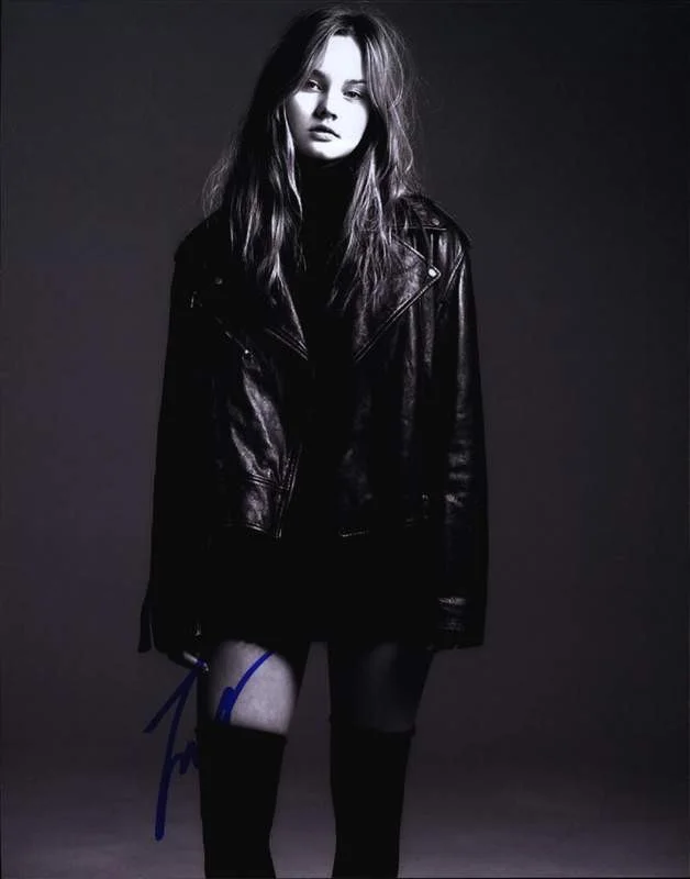 Liana Liberato — Liana Liberato authentic signed celebrity 8x10 photo W/Cert Autographed A0002