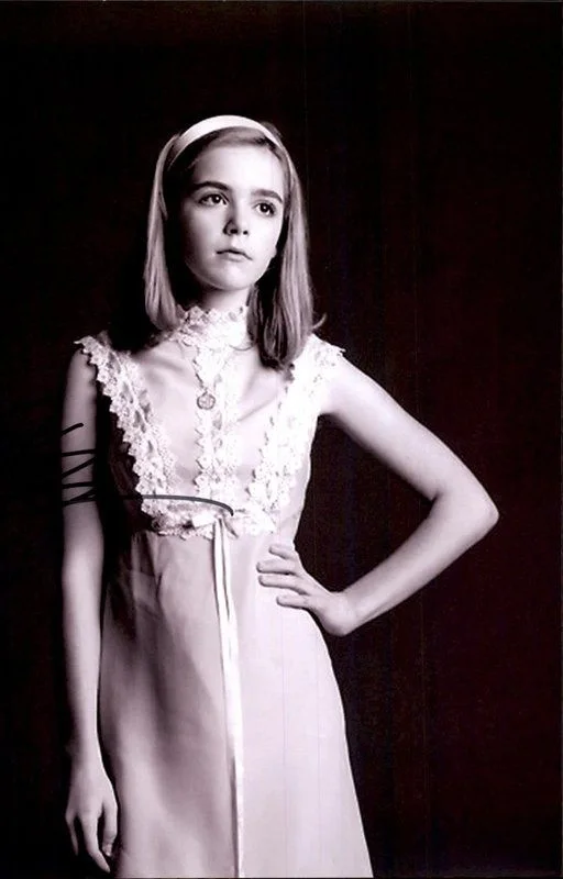 Kiernan Shipka — Kiernan Shipka authentic signed celebrity 8x10 photo W/Cert Autographed C2