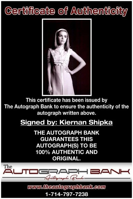 Kiernan Shipka — Kiernan Shipka authentic signed celebrity 8x10 photo W/Cert Autographed C2, изображение 2