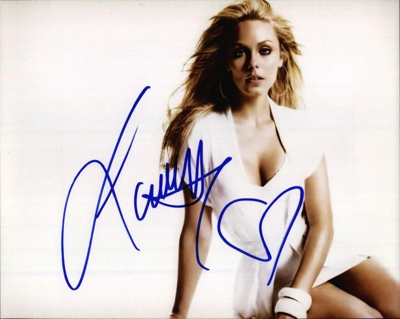 Laura Vandervoort — Laura Vandervoort authentic signed celebrity 8x10 photo W/Cert Autographed D7
