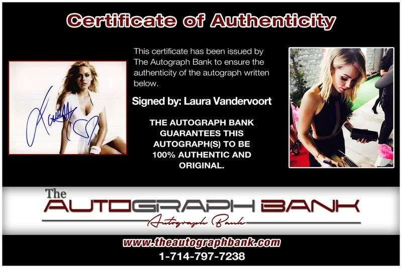 Laura Vandervoort — Laura Vandervoort authentic signed celebrity 8x10 photo W/Cert Autographed D7, image 2