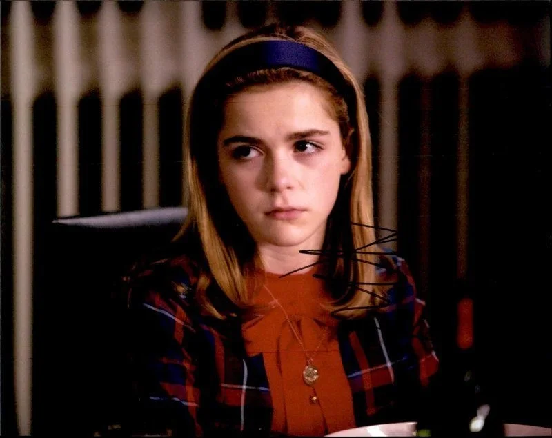 Kiernan Shipka — Kiernan Shipka authentic signed celebrity 8x10 photo W/Cert Autographed C1