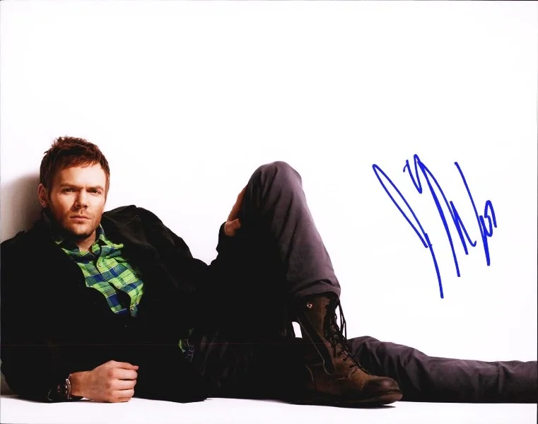 Joel McHale — Joel McHale authentic signed celebrity 8x10 photo W/Cert Autographed 51816a1